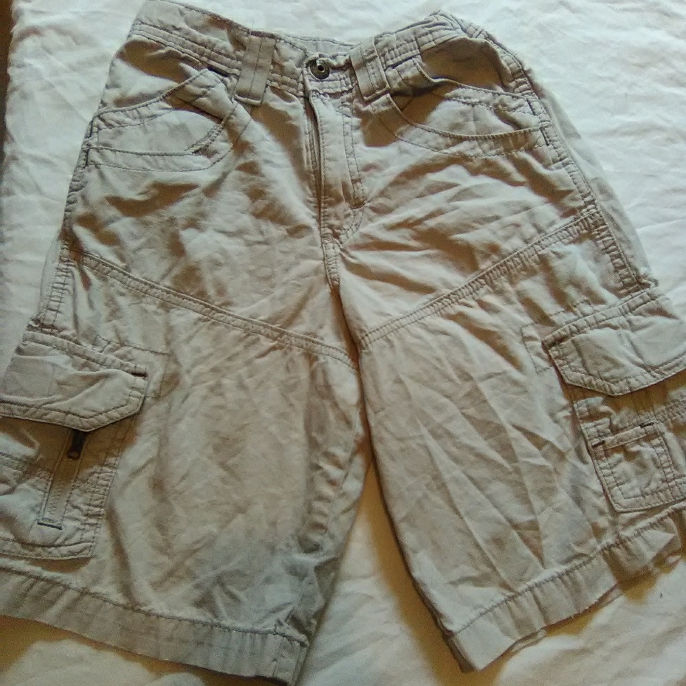 Boy's Size 10 Wrangler Khaki Cargo Shorts